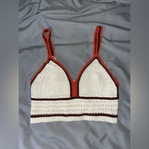 Lightly worn 70’a inspired American Eagle crochet cropped tank top.